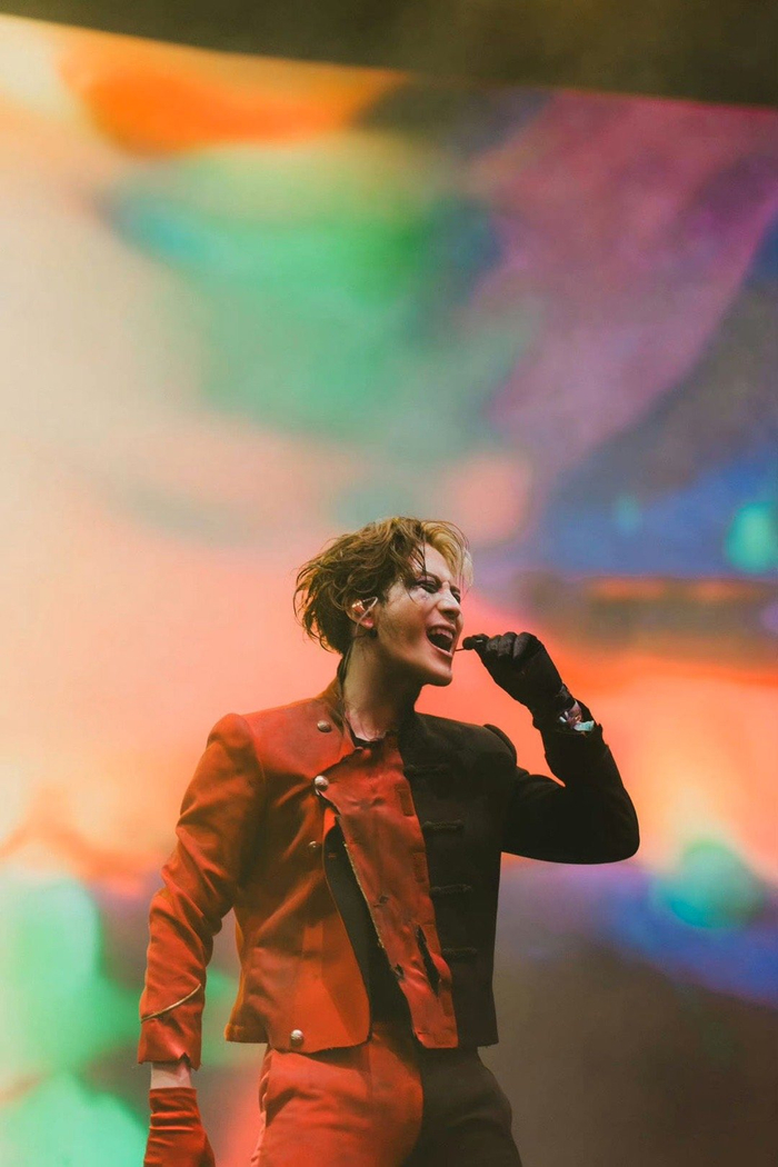 发出科切拉舞台彩排视频……|王嘉尔|科切拉|表演_新浪新闻