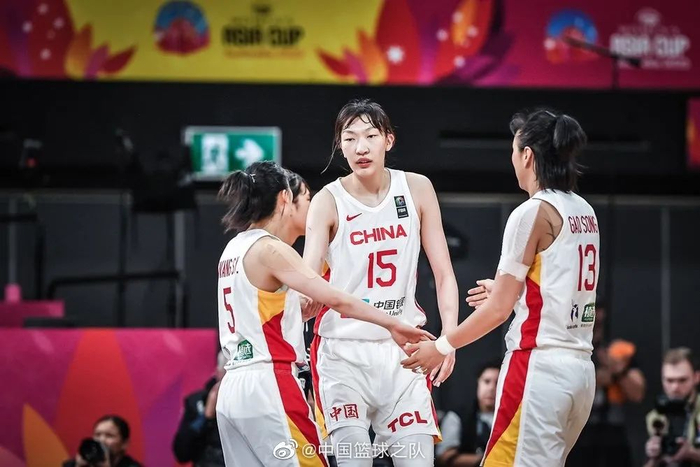 女篮就此以a组小组第一的身份率先闯入半决赛,并拿到2024年巴黎奥运会