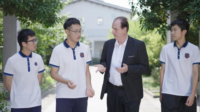 与外教交流