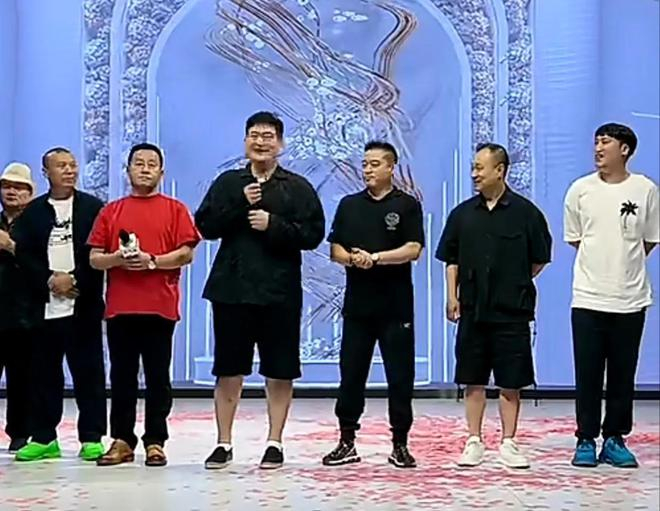 满肚子牢骚表示接待不周|尼古拉斯|刘能|婚礼_新浪新闻