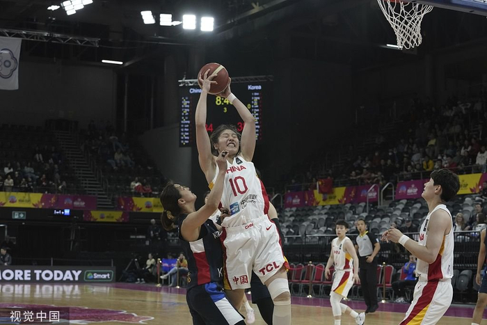 张茹全场抢下10个篮板。