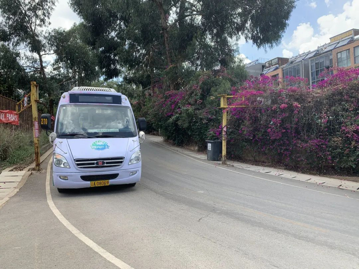 长虫山公交摆渡车