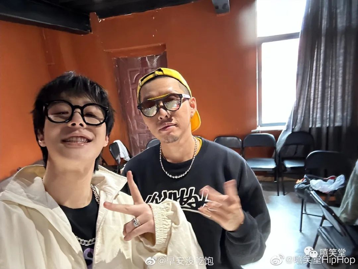 什么情况！史诗级Rapper《中国说唱巅峰对决》舞台居然被删！本人发文引发热议！|音乐小分子|蛋堡|周震南|节目|无所不在_新浪娱乐_新浪新闻