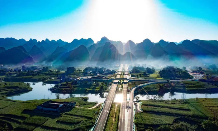 贺巴高速沿线风光