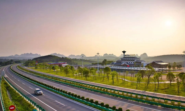 贺巴高速沿线风光