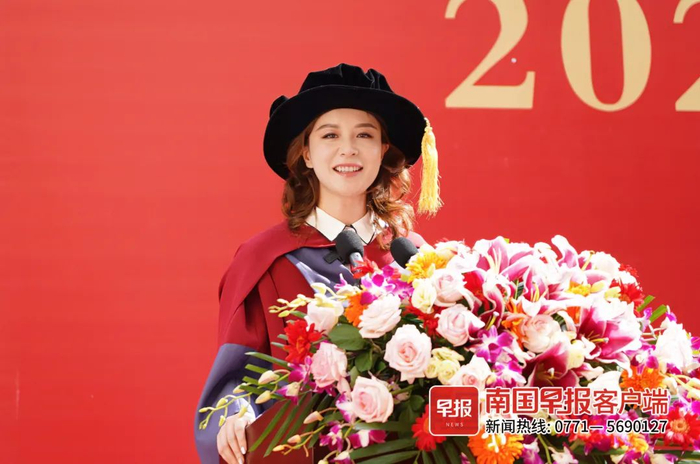 ▲广西外国语学院董事长韦茜致辞。