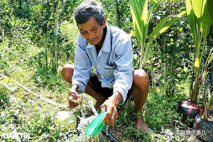 老人50年没睡觉,24小时不间断工作养家,原因至今无人知晓…