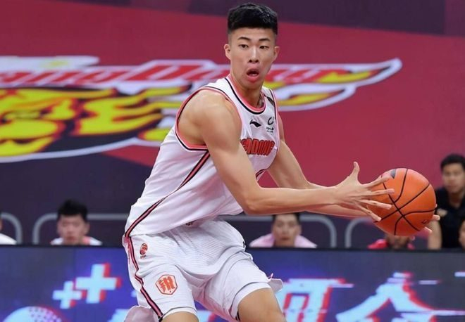 李英博离开广东宏远,加盟福建队