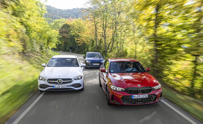 德味细节致胜奥迪a445tfsiquattrobmw330ixdrive和奔驰c3004matic