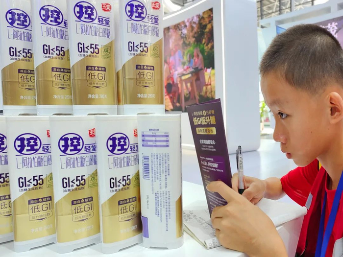 东方先导展出控糖减糖展品引领健康甜蜜产业消费升级