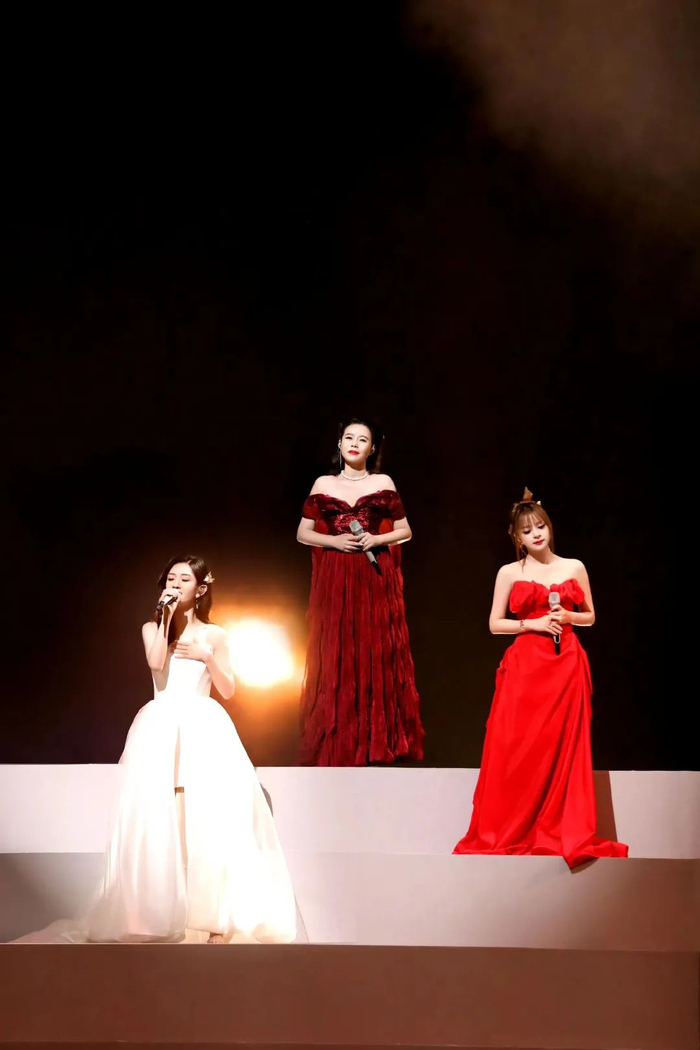 披荆斩棘|张靓颖|关智斌_新浪新闻