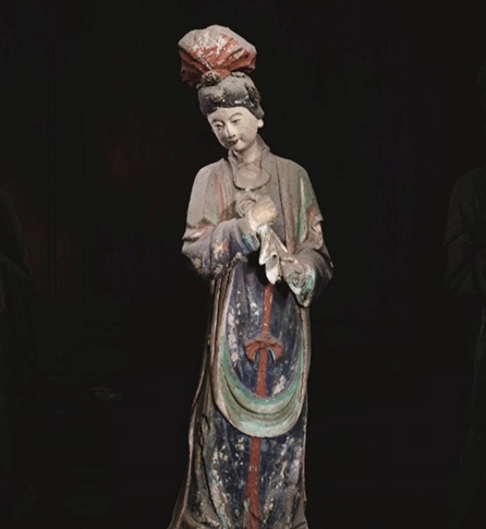 数百年来灰尘已与侍女像融为一体，她的纠结解开了吗？（图/@三晋出版社）