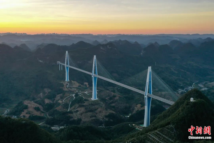 航拍平罗高速平塘特大桥。瞿宏伦 摄