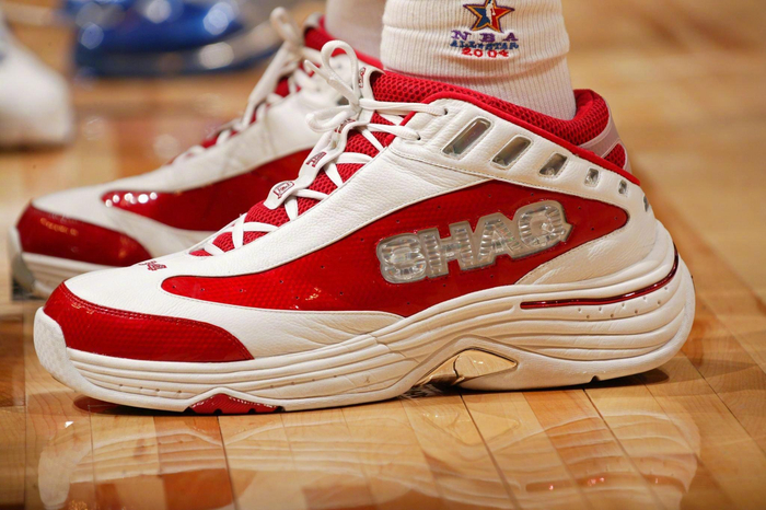 盘点奥尼尔上脚过的一些球鞋|奥尼尔_新浪新闻