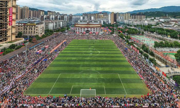 这是6月23日拍摄的“村超”足球赛现场（无人机照片）。新华社记者 杨文斌 摄
