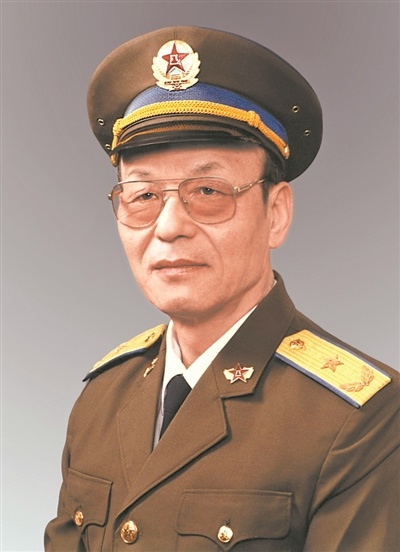 新华社发正兵团职离休干部,空军指挥学院原政治委员李源同志,因病医治