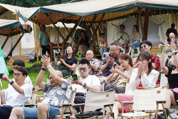 用音乐对话森林 洪雅牧场在瓦屋山举办林间音乐会|露营地_新浪新闻