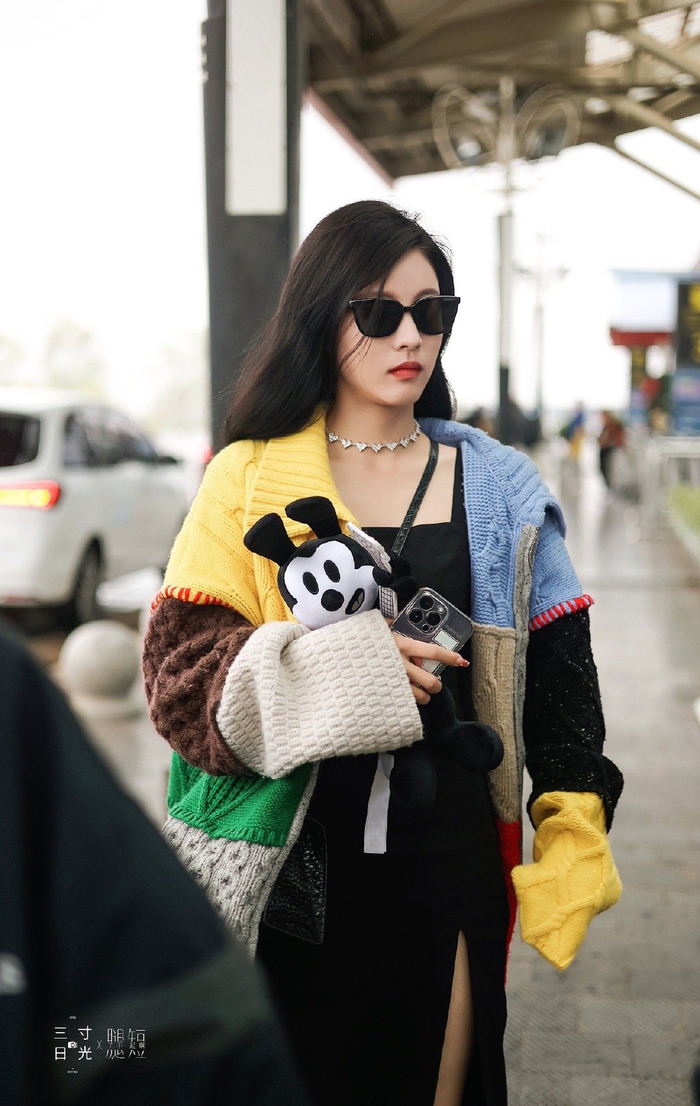 孙芮今日份机场出发饭拍来啦……|孙芮_新浪新闻