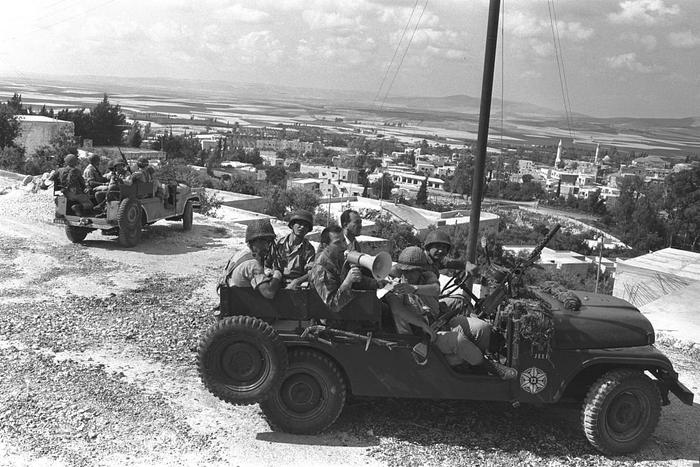 1967年6月8日，约旦杰宁划入以色列所辖地区，以色列边境观测用喇叭讲演住户呆在家中。