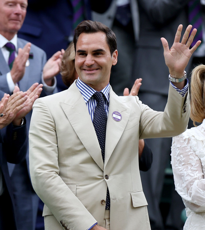 网球——温网:费德勒亮相中央球场|费德勒|网球|米尔卡_新浪新闻