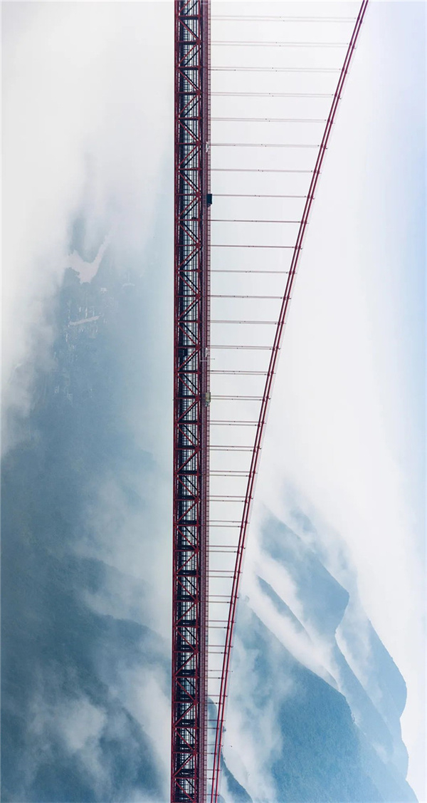 坝陵河大桥，贵州万桥飞架史诗的重要节点。摄影/周睿曦