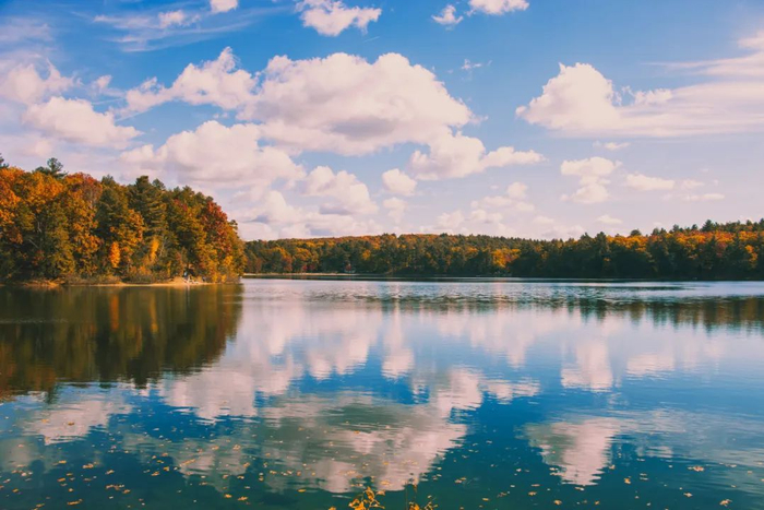 瓦尔登湖。（图/图虫创意）