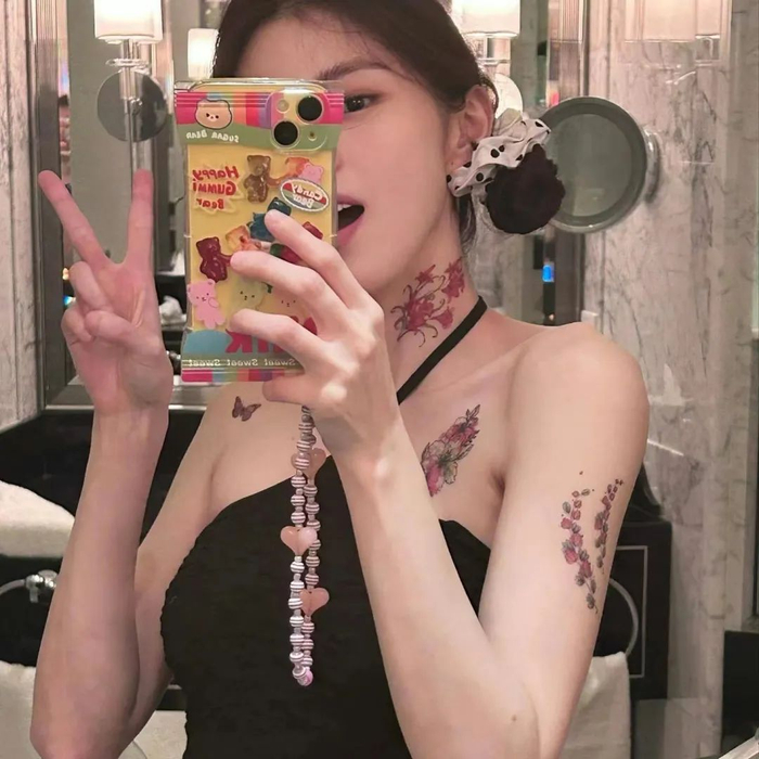 胯骨纹身又酷又辣!