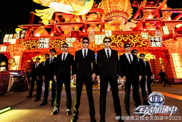 一档高分综艺,为什么整整消失了7年?|全员加速中|全员加速中2023|湖南卫视|真人秀|制片人_新浪新闻