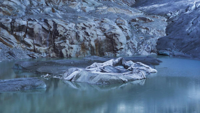 《我们呼气》（We exhale），静帧，4k视频，荷兰，2022-2023年。坦贾·恩格尔伯特作品