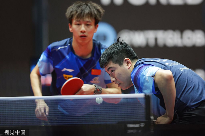 梁靖崑/林高远1比3不敌法国的勒布伦兄弟。