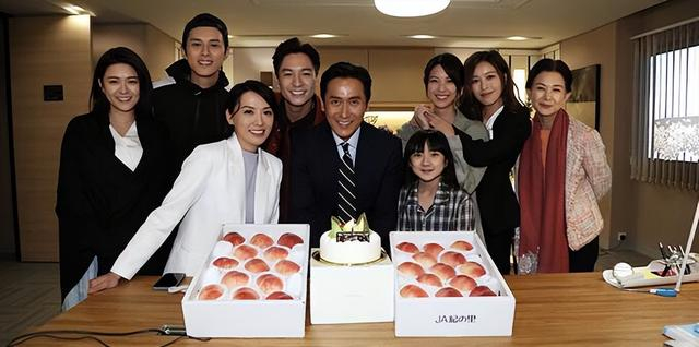 剧组一直有演员生日,生日惊喜也是源源不断,之前马德钟以及吴伟豪等人