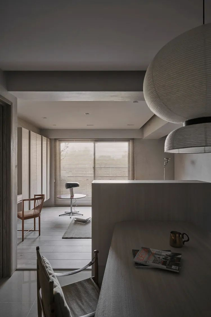 简约灰都市里的一抹文艺气息