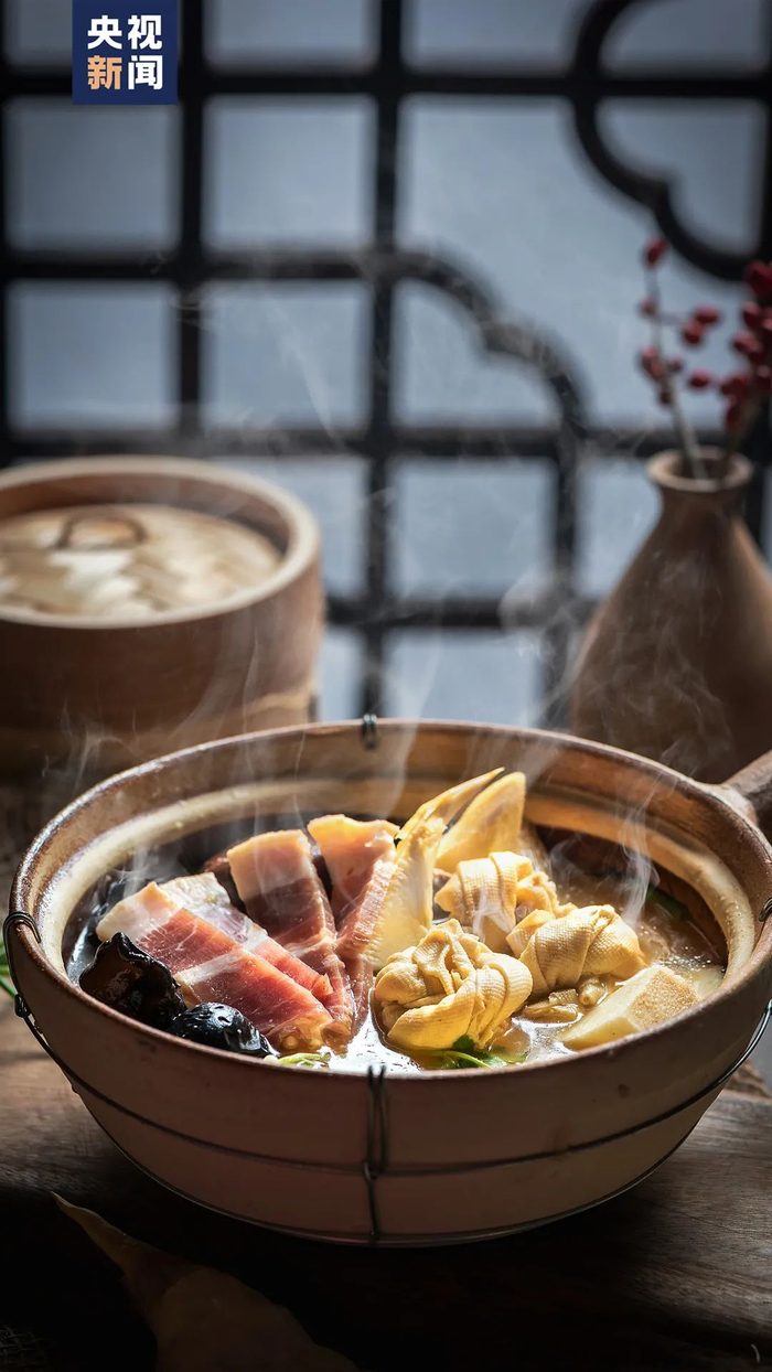 △苏州人说，没有腌笃鲜的春天，是不完整的春天。