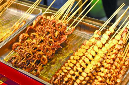 火爆鱿鱼。祁晓军/摄