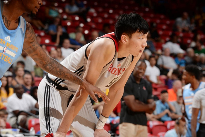 周琦nba的首秀