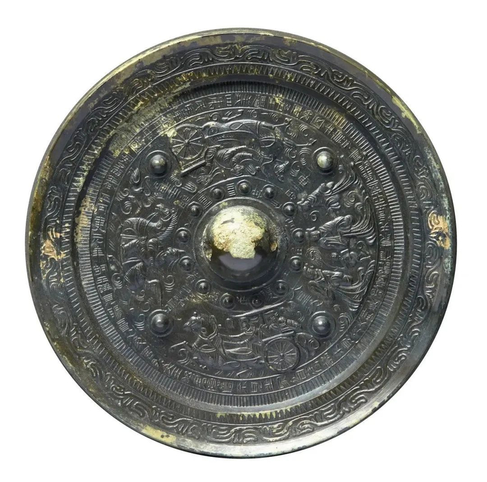 ▲东汉昭君铜镜。（图片来源：清华大学艺术博物馆）