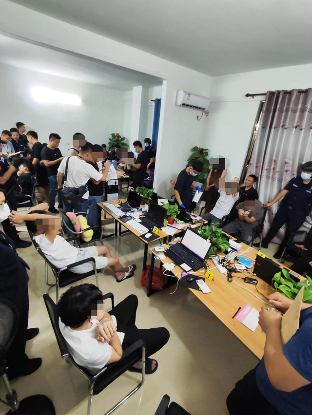 海南警方破获多个类型诈骗团伙案__财经头条