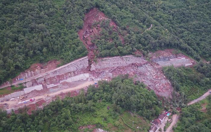 新闻多一度丨湖北五峰山体滑坡仍有7人失联 最新消息来了