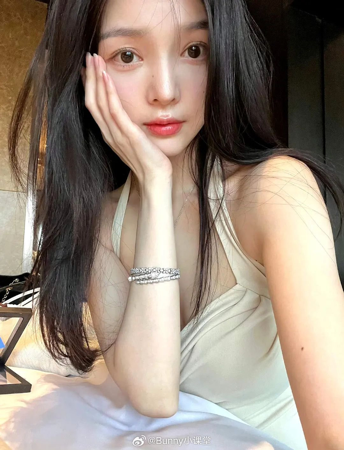 李现疑似恋情绯闻女主角"晓雪winema"日常照……|李现|绯闻_新浪新闻