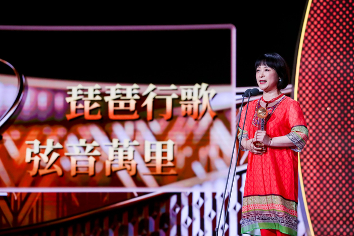 吴蛮获颁“2022-2023影响世界华人大奖”