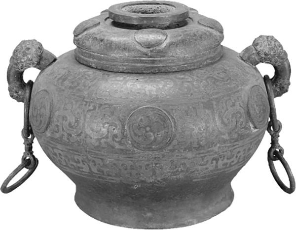 图1 铸镶红铜纹饰盥缶