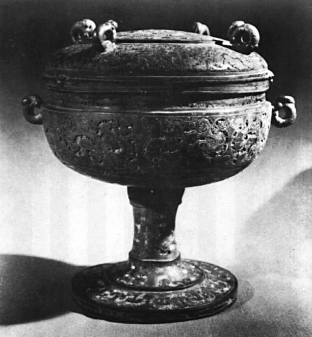 豆是"菹醢(zū hǎi)器",菹就是咸菜,醢就是肉酱.