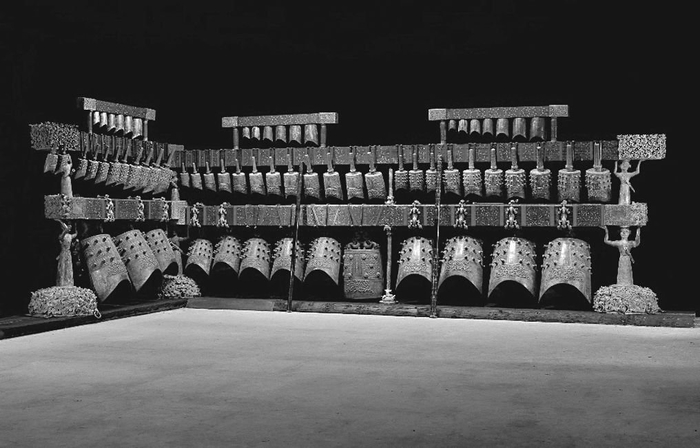 图18 曾侯乙编钟