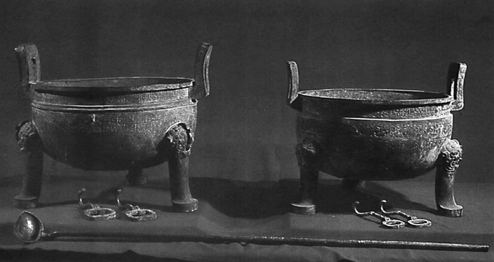 图9 镬鼎、鼎钩、长柄匕