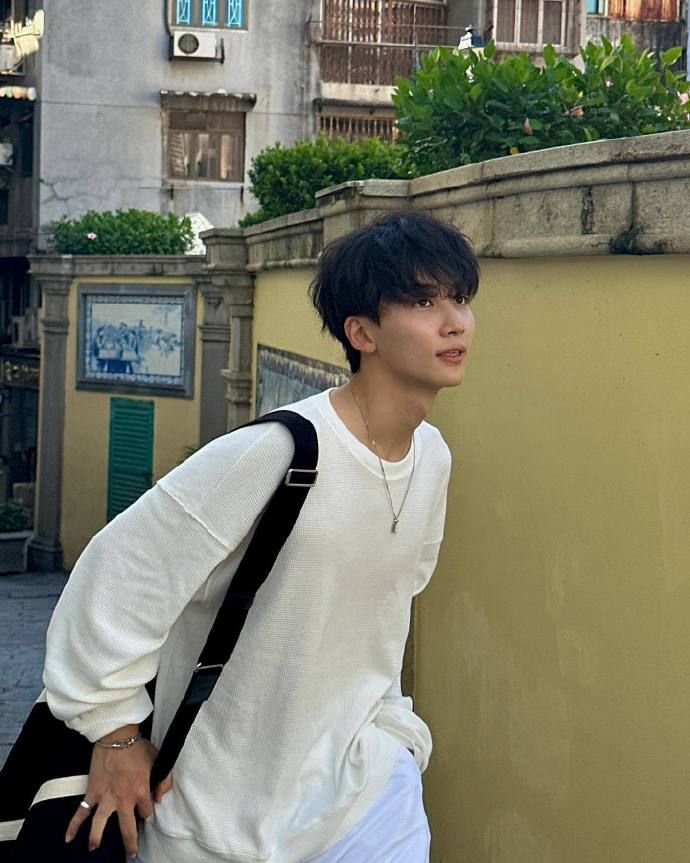 尹净汉社交平台更新澳门街头随拍……|尹净汉|短发_新浪新闻