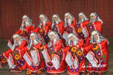 塔吉克斯坦罗拉国家功勋歌舞团歌舞晚会《绚丽多姿》剧照。自治区文化和旅游厅供图