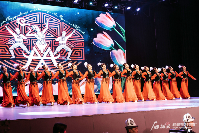 吉尔吉斯斯坦国立白鹿舞蹈团舞蹈专场《春天的假日》剧照。自治区文化和旅游厅供图
