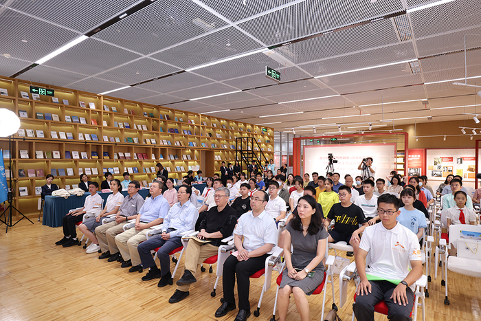 上海新时代好少年社科夏令营开营仪式现场。