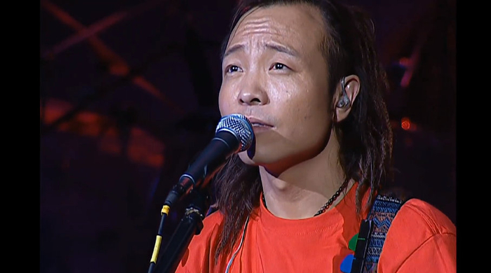 许巍《完美生活》2005年北京"留声十年 绝版青春"演唱会现场