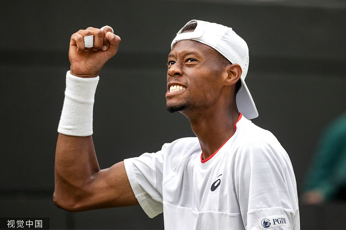 尤班克斯闯入温网八强。